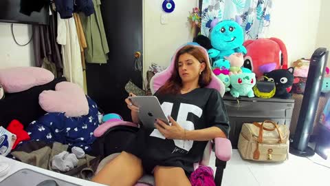 Snapshot of laurencesophiets chatting on 01.22.25 SF online show from 01.22.25