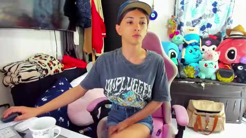 Snapshot of laurencesophiets chatting on 02.23.25 SF online show from 02.23.25