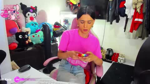 Snapshot of laurencesophiets chatting on 09.09.25 SF online show from 09.09.25