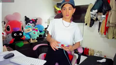 Snapshot of laurencesophiets chatting on 09.27.25 SF online show from 09.27.25