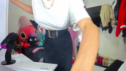 Snapshot of laurencesophiets chatting on 10.14.25 SF online show from 10.14.25