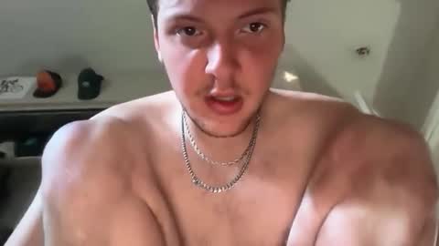 Snapshot of lausfavorite chatting on 10.24.25 lausfavorite online show from 10.24.25