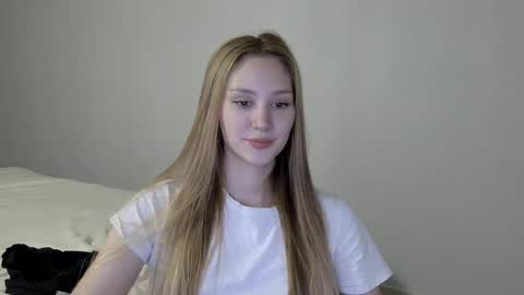 Snapshot of laylapretty001 chatting on 12.06.24 LaylaPretty001 online show from 12.06.24