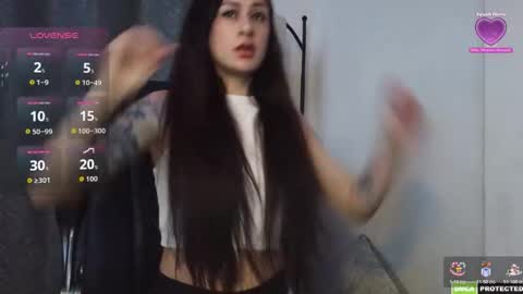 Snapshot of laylolasquirt chatting on 11.03.25 laylolasquirt online show from 11.03.25