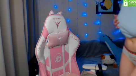 Snapshot of leah__gotty chatting on 12.17.24 Leah  Gotty online show from 12.17.24