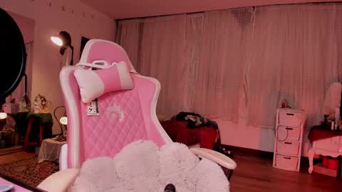 Snapshot of leamelie chatting on 03.12.25 Amelia Black OF AMELIABLACK666 I lost all my thumbs up help me to get 80 online show from 03.12.25