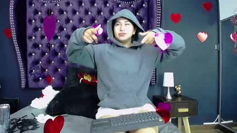 leamoreau online show from 02.16.25