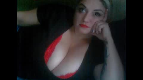 Snapshot of ledsytreidx chatting on 09.15.25 LedsyTreidX online show from 09.15.25