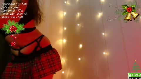 Snapshot of leia_bell chatting on 12.15.24 hey Im Leia and I love rock online show from 12.15.24