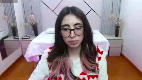 Snapshot of lena_roses chatting on 09.08.25 Lena online show from 09.08.25