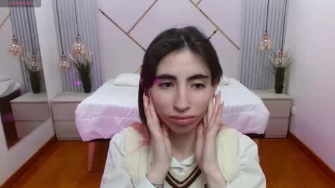 Snapshot of lena_roses chatting on 09.17.25 Lena online show from 09.17.25