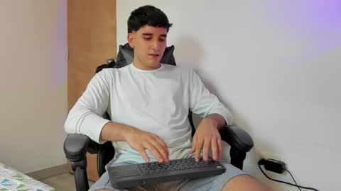 Snapshot of leo_jones389 chatting on 01.17.25 Leo Jones online show from 01.17.25