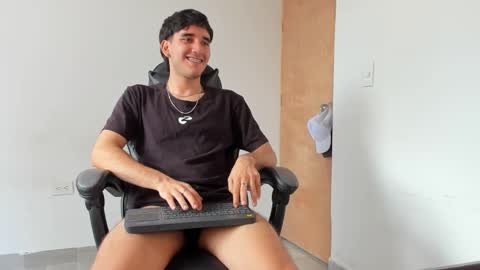 Snapshot of leo_jones389 chatting on 03.01.25 Leo Jones online show from 03.01.25