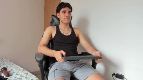 Snapshot of leo_jones389 chatting on 03.05.25 Leo Jones online show from 03.05.25