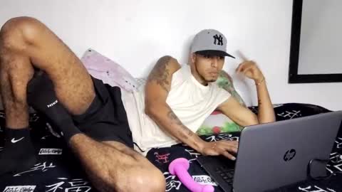 Snapshot of leohot24 chatting on 01.04.25 leo online show from 01.04.25