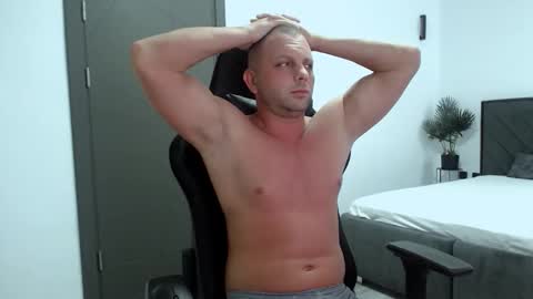 Snapshot of leoknightx chatting on 09.28.25 Leo online show from 09.28.25