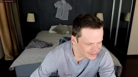 Snapshot of leon_devil chatting on 10.15.25 Leon online show from 10.15.25