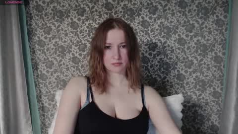 Snapshot of lesanamagic chatting on 02.27.25 LesanaMagic online show from 02.27.25