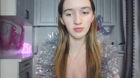 Snapshot of leslie_my_lovee chatting on 12.26.24  LESLIE   online show from 12.26.24