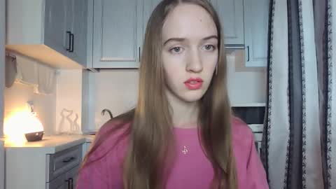 Snapshot of leslie_my_lovee chatting on 10.05.25  LESLIE   online show from 10.05.25