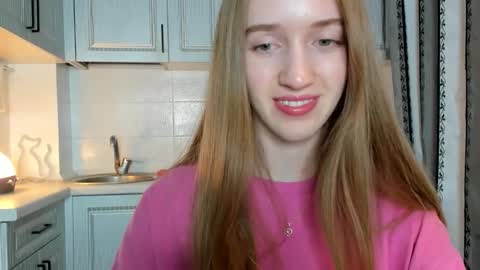 Snapshot of leslie_my_lovee chatting on 10.20.25  LESLIE   online show from 10.20.25