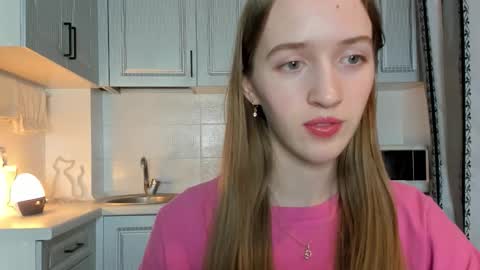 Snapshot of leslie_my_lovee chatting on 10.29.25  LESLIE   online show from 10.29.25