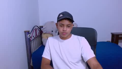 Snapshot of levii_7 chatting on 10.15.25      0600AM-1200PM - online show from 10.15.25