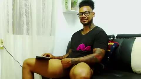 Snapshot of lewisstrong chatting on 12.19.24 Lewis Strong online show from 12.19.24