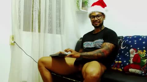 Snapshot of lewisstrong chatting on 12.25.24 Lewis Strong online show from 12.25.24