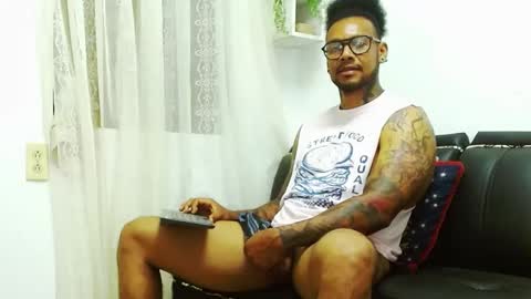 Snapshot of lewisstrong chatting on 01.02.25 Lewis Strong online show from 01.02.25