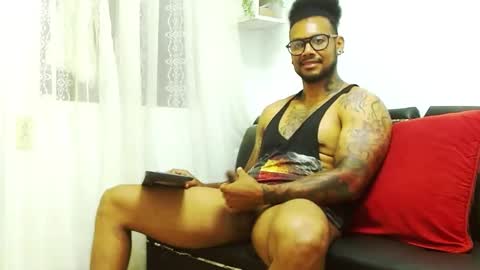 Snapshot of lewisstrong chatting on 01.06.25 Lewis Strong online show from 01.06.25