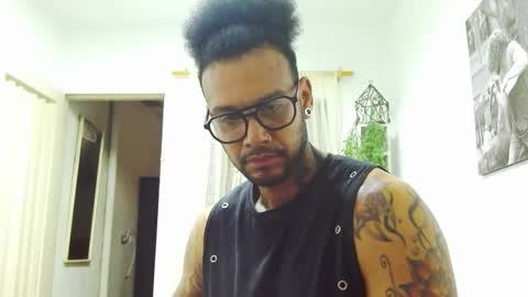 Snapshot of lewisstrong chatting on 02.03.25 Lewis Strong online show from 02.03.25