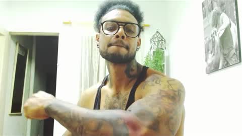 Snapshot of lewisstrong chatting on 02.09.25 Lewis Strong online show from 02.09.25