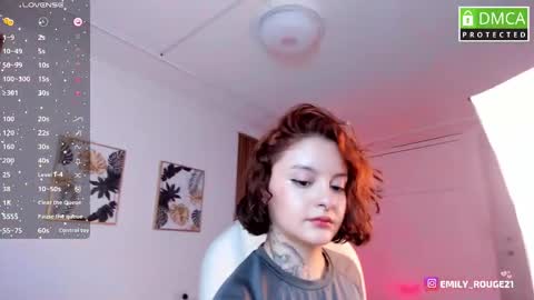 Snapshot of lexirouge_ chatting on 10.11.25 LEXI ROUGE online show from 10.11.25