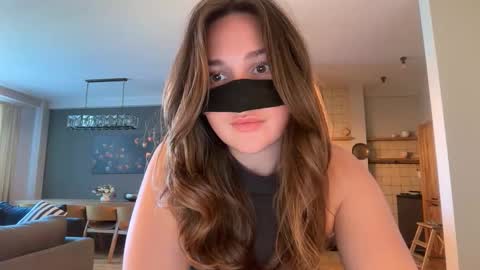 Snapshot of leyla_on_sport chatting on 09.21.25 Leyla online show from 09.21.25