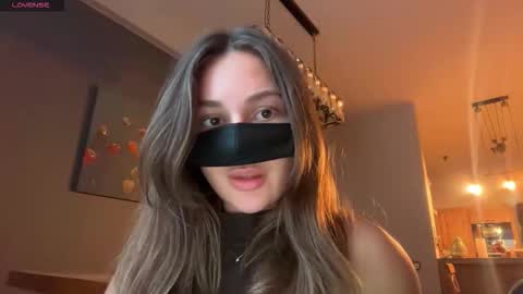 Snapshot of leyla_on_sport chatting on 09.30.25 Leyla online show from 09.30.25