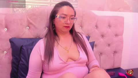 Leyla smithh online show from 09.25.25