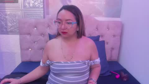 Leyla smithh online show from 10.20.25