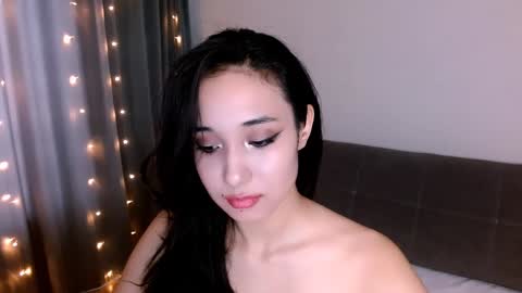 Snapshot of li_noen chatting on 02.05.25 Li online show from 02.05.25