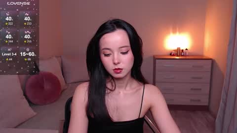Snapshot of lia_hetty chatting on 01.12.25 L I A online show from 01.12.25