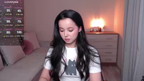 Snapshot of lia_hetty chatting on 11.14.25 L I A online show from 11.14.25