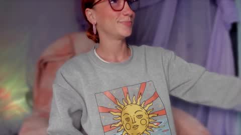 Snapshot of liahilton_ chatting on 12.17.24 lh6 9c online show from 12.17.24