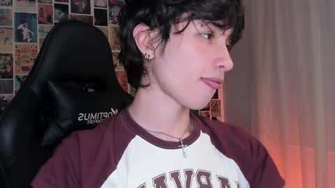 Snapshot of liamelf chatting on 12.27.24 Liam online show from 12.27.24