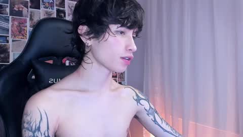 Snapshot of liamelf chatting on 01.16.25 Liam online show from 01.16.25