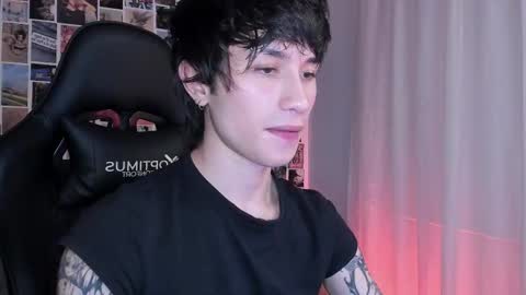 Snapshot of liamelf chatting on 03.06.25 Liam online show from 03.06.25