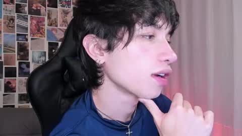 Snapshot of liamelf chatting on 03.11.25 Liam online show from 03.11.25