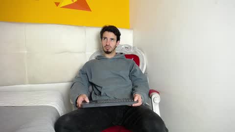 LiamLuxe online show from 01.15.25
