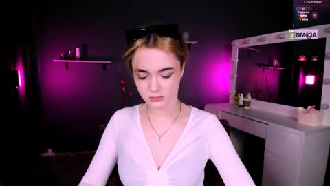 Snapshot of liana_kisses chatting on 03.08.25 Little Liana online show from 03.08.25