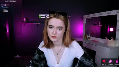Snapshot of liana_kisses chatting on 03.09.25 Little Liana online show from 03.09.25