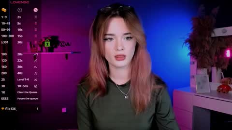Snapshot of liana_kisses chatting on 10.10.25 Little Liana online show from 10.10.25